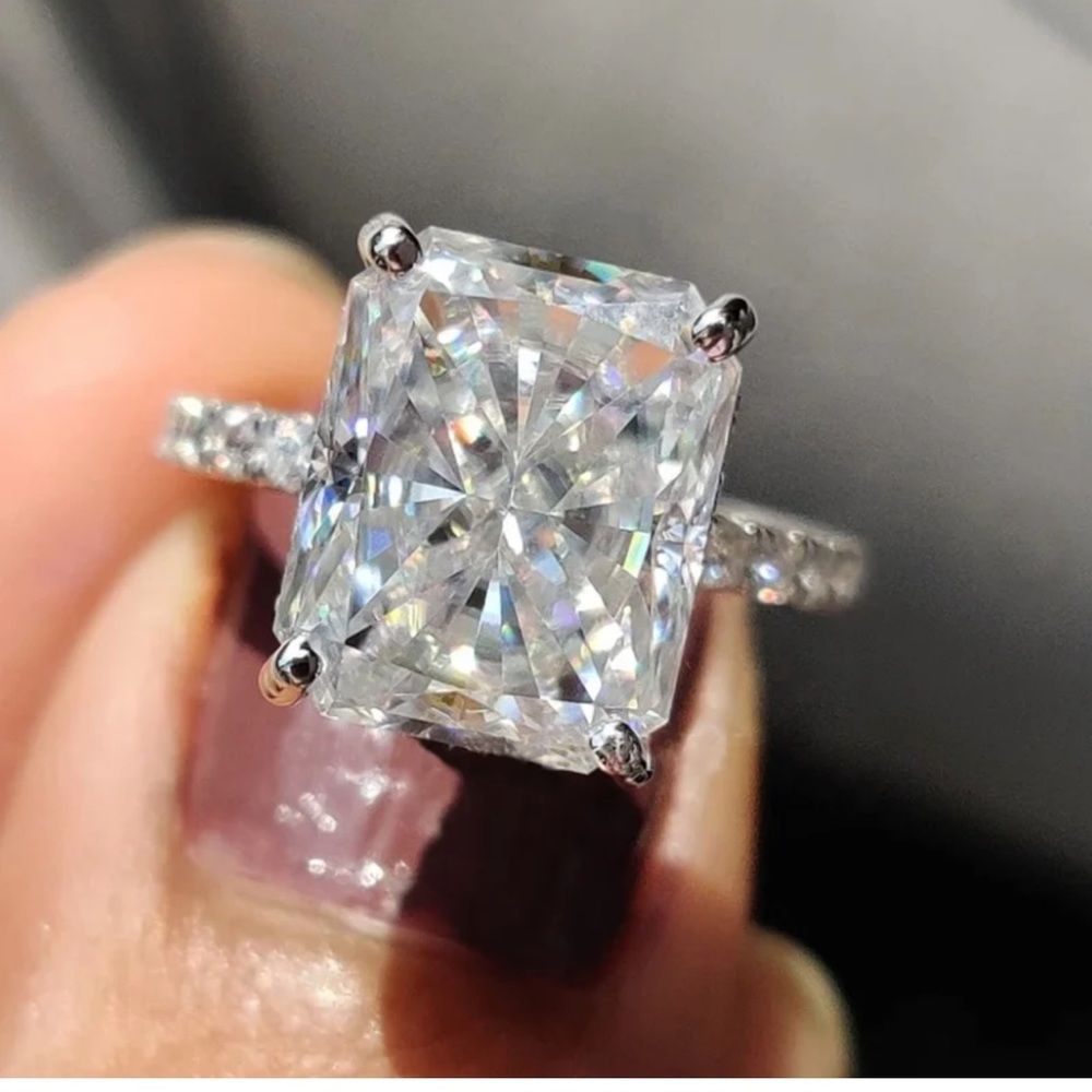5.9 carat Radiant Cut Engagement ethically sourced 💎 ring! - Picture 2 of 6
